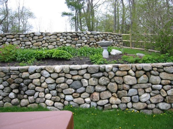 NEW ENGLAND FIELDSTONE ROUNDS – Cornerstone Landscape Supplies