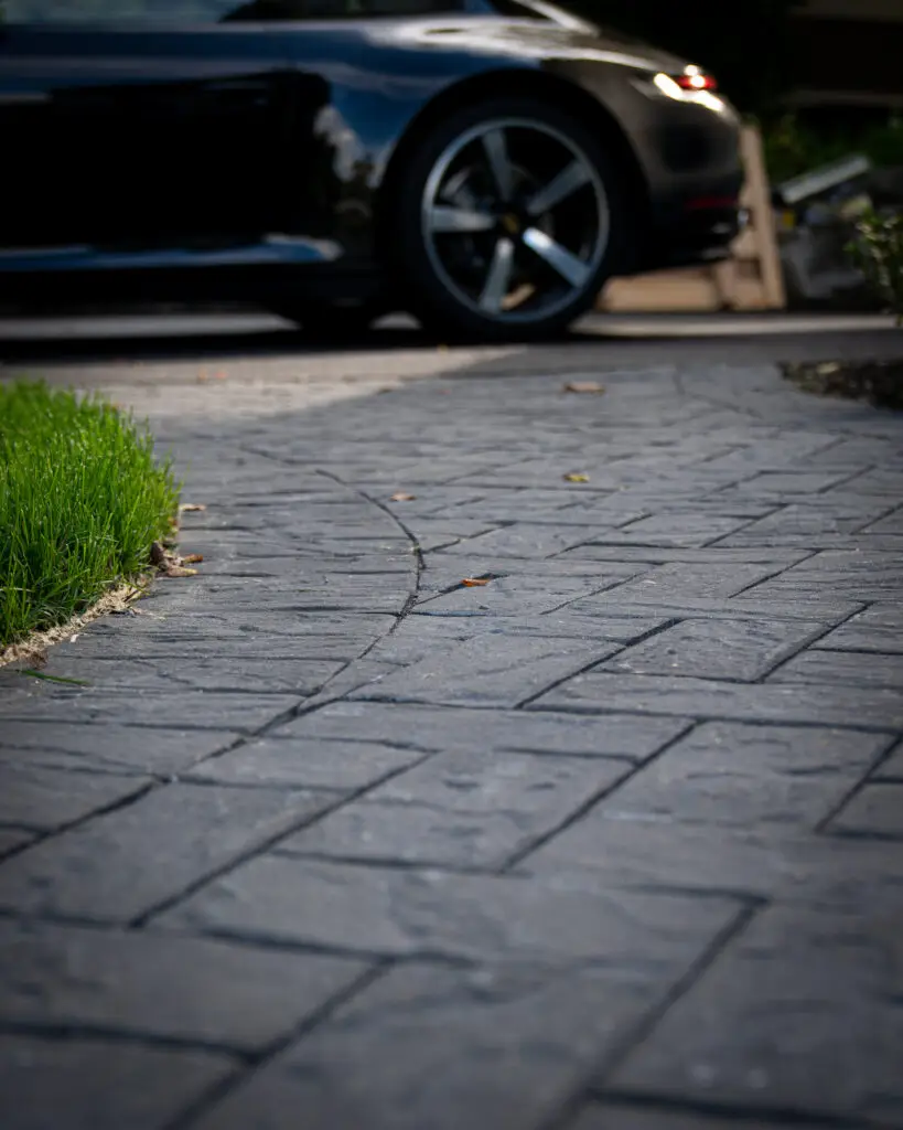 Image of a walkway done with concrete pavers